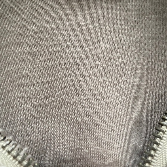 Fuzzy pullover - Picture 7 of 7